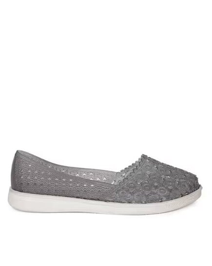 Bata Slippers & Sandals upto 75% off starting From Rs.112
