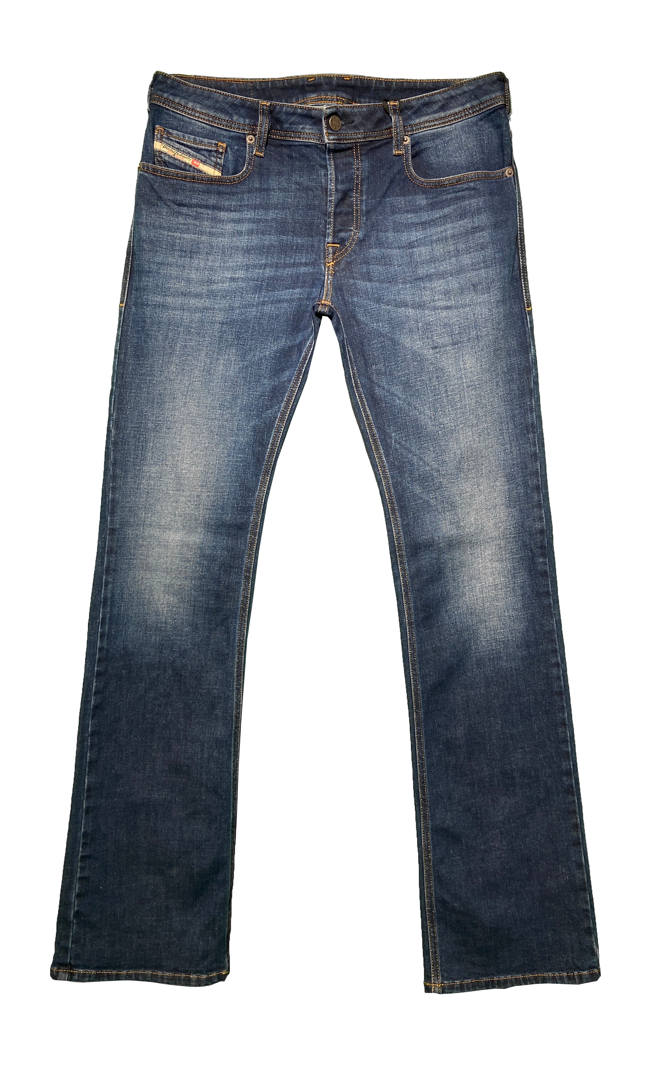 Diesel End of Season Sale | Up to 40% OFF + Flat 40% OFF on Bags & Wallets