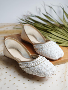 Froh Feet Women Juttis